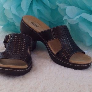 NWOB Super Cute & Comfy Clark's Sandals