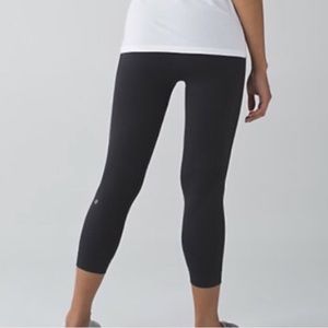 Lululemon Zone In Crops size 6