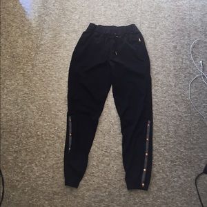 Lululemon black joggers