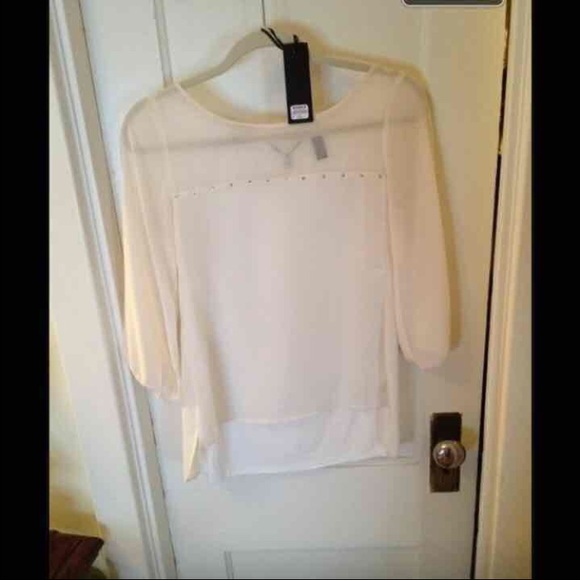 Beautiful top by buckle