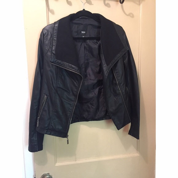 Black leather jacket! 💕