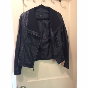 Black leather jacket! 💕