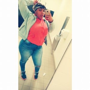 Meet your Posher, Monique