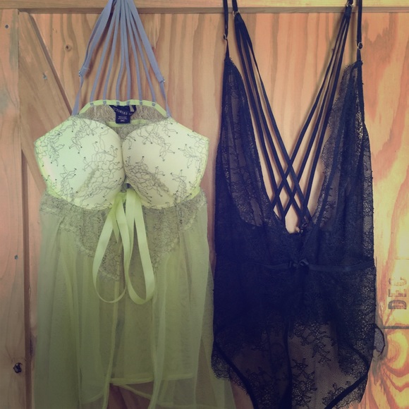 ☮2 sexy Victoria's Secret lingerie☮