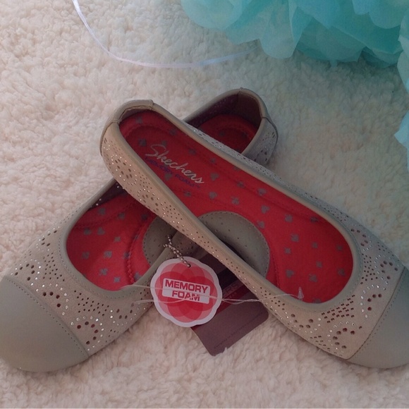 Gorgeous Comfy Flats by Sketchers