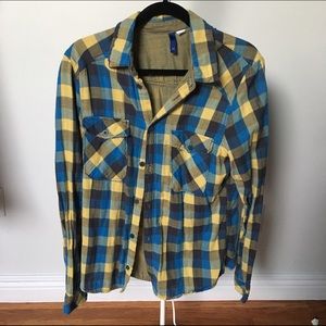 Men's checkered flannel with pockets