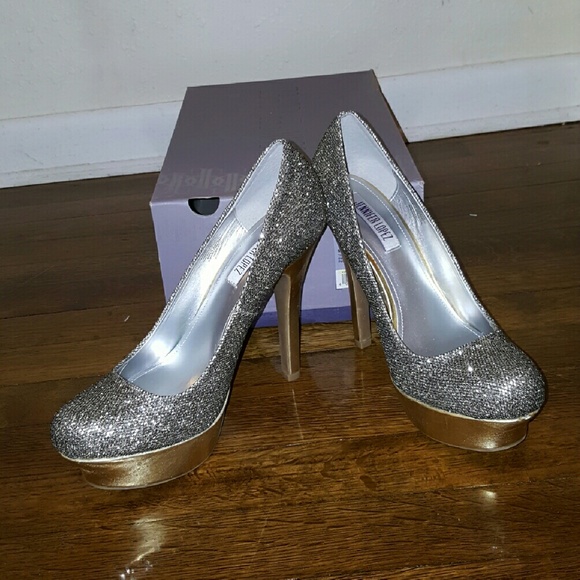 Jennifer Lopez heels