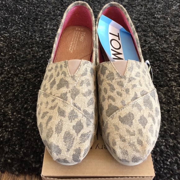 NWT Toms Leopard Burlap Shoe
