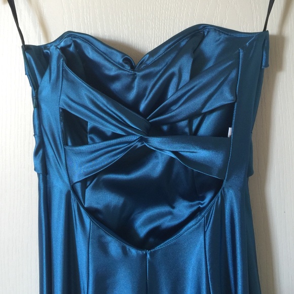 Elegant Jessica McClintock strapless gown - Picture 4 of 4