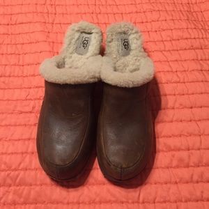 Ugg clogs size 10