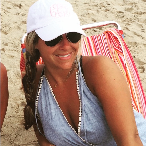 Meet your Posher, Caitlin - Picture 2 of 2