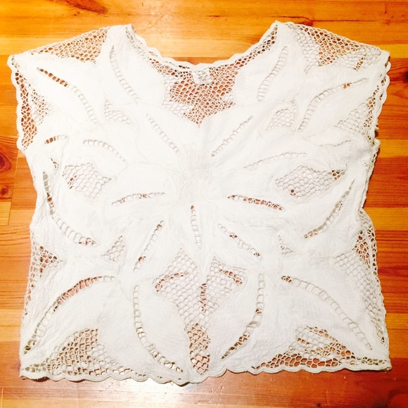 Bay Trading (OS) Floral Top - Picture 3 of 3