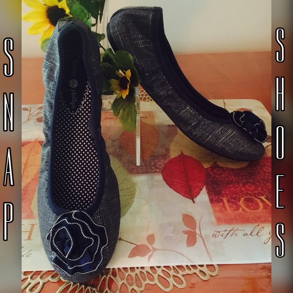 Snap Ballet Flats