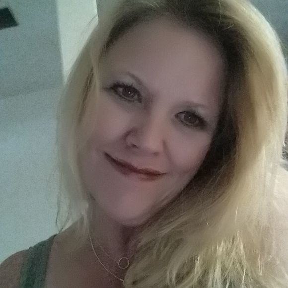 Meet your Posher, Cathi - Picture 1 of 1