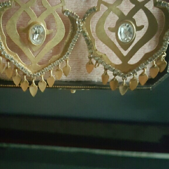 Chandelier earrings
