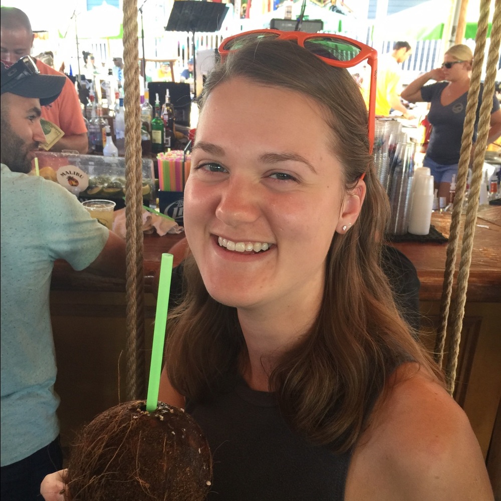 Meet your Posher, Larisa