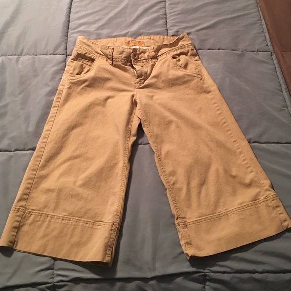 American Eagle long shorts/capris