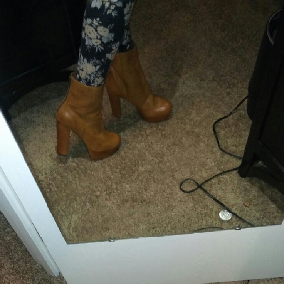 Steve Madden brown heel platform