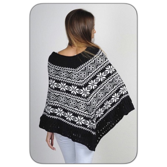 Geometric Print Poncho - Picture 2 of 4