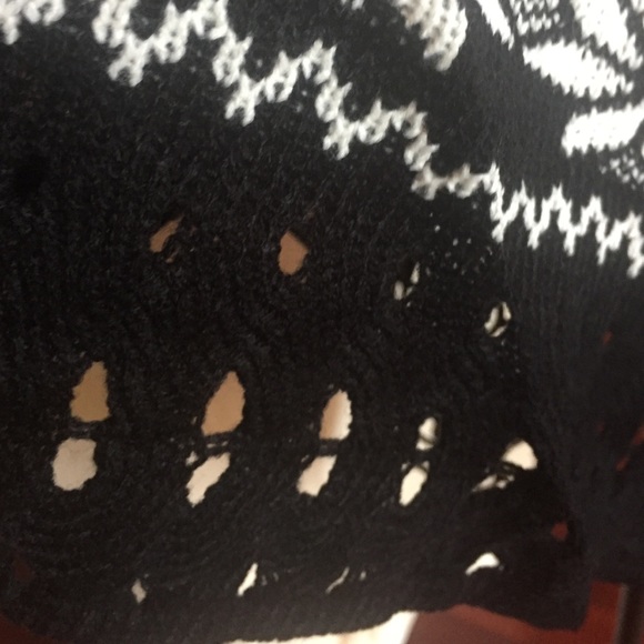 Geometric Print Poncho - Picture 4 of 4