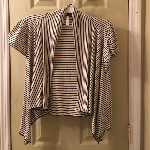 Short sleeve cover up