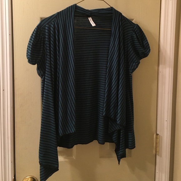 Short sleeve cover up