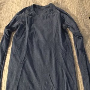 Lululemon lightweight wicking long sleeve size 8