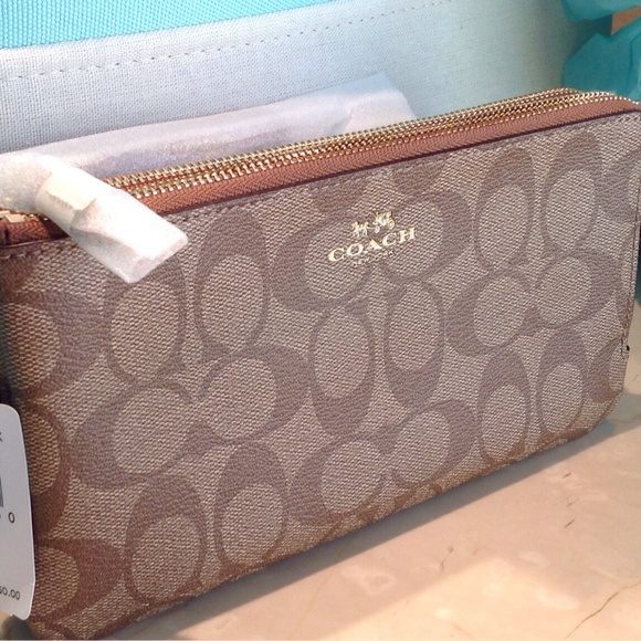 Beautiful Double Zip Coach Wallet/Wristlet