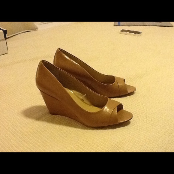 Leather peep toe wedge