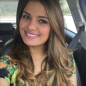 Meet your Posher, Debora