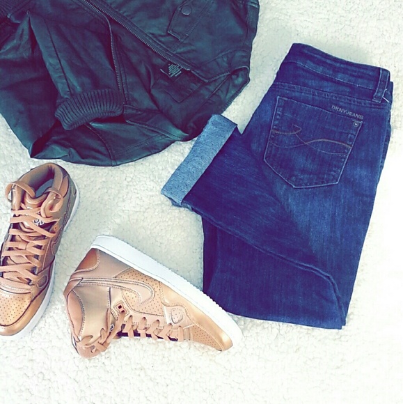 DKNY Jeans - Picture 1 of 4