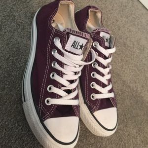 Converse Sneakers Brand New size 7 burgundy/plum