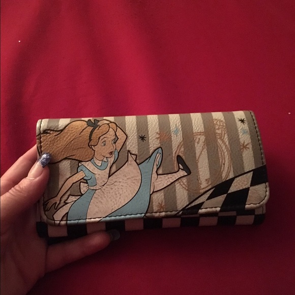 Alice in wonderland small wallet