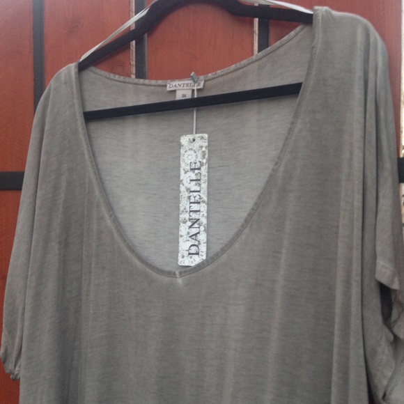 SOLD! NEW Dantelle Oil Dye scoop neck plus size tee - Picture 4 of 4