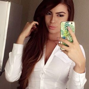 Meet your Posher, Claudia