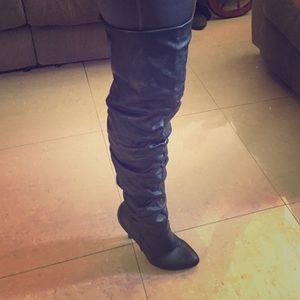 Over the knee faux leather sexy boots!