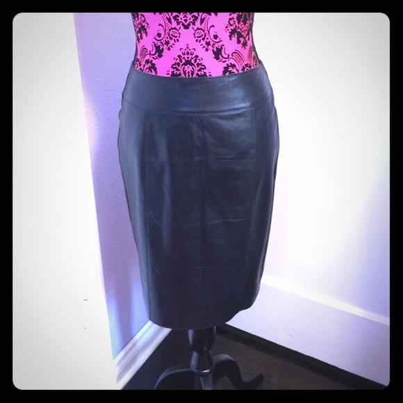 Halogen 100% genuine leather pencil skirt, size 2
