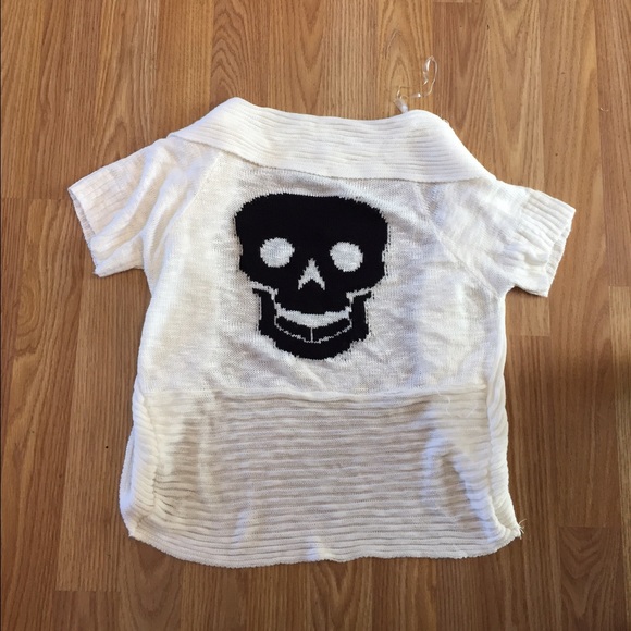 Rue 21 Knitted Black Skull Shrug - Picture 1 of 2