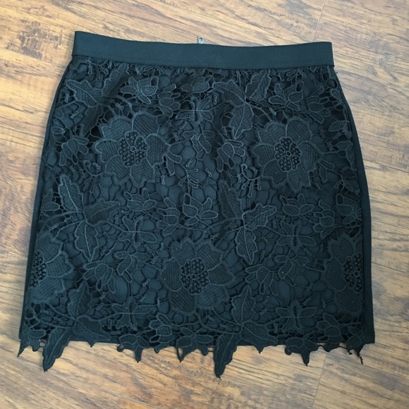 American eagle black lace skirt