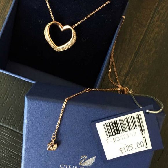 ‼️SOLD‼️✨Swarovski✨ Rose Gold Heart Necklace - Picture 3 of 4