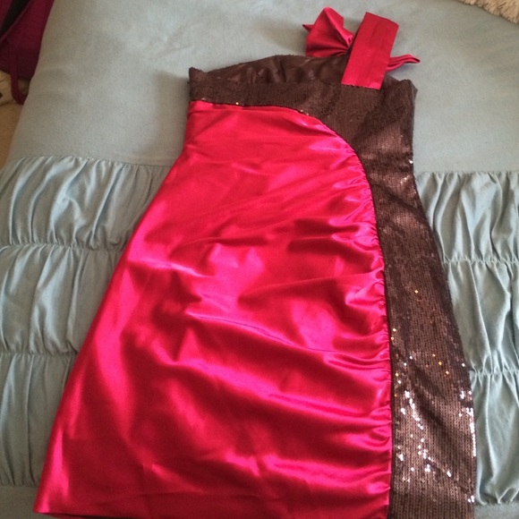 Homecoming/Prom Dress - Picture 3 of 3