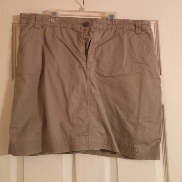 khaki skorts