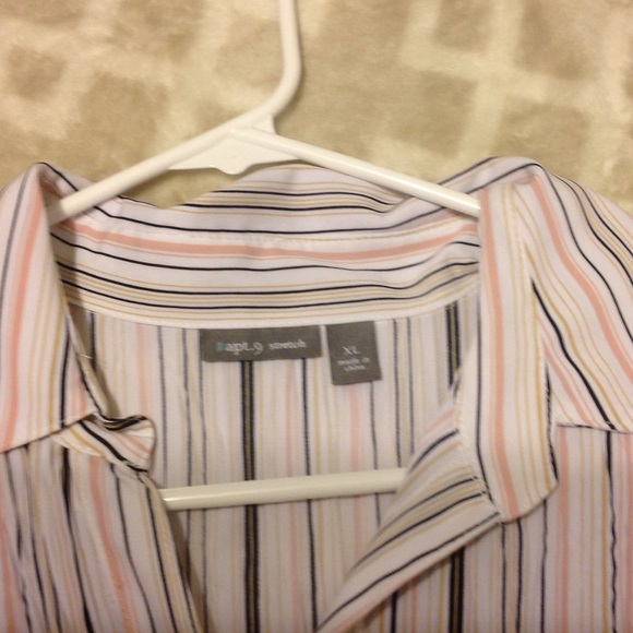 APT 9 collard button down, scrunched look. Size XL - Picture 3 of 3