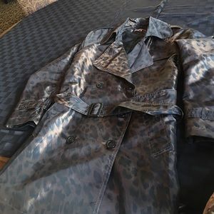 STYLE AND BEYOND  BOUTIQUE TRENCH