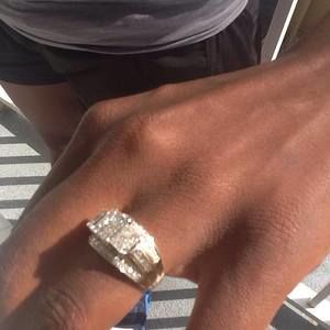 Meet your Posher, Ebony