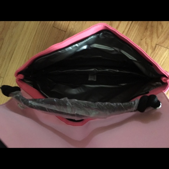 Victoria's Secret Thermal Bag - Picture 2 of 2