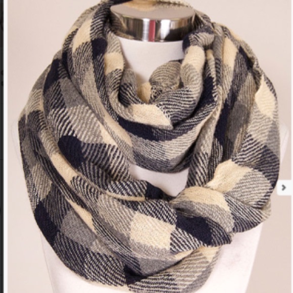 ❣LAST❣ Red or Black Infinity Circle Scarf new! - Picture 3 of 3