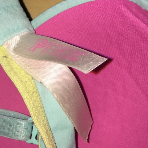 Pink vs bra bundle - Picture 4 of 4