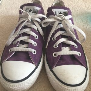 Women's size 8 purple low top converse