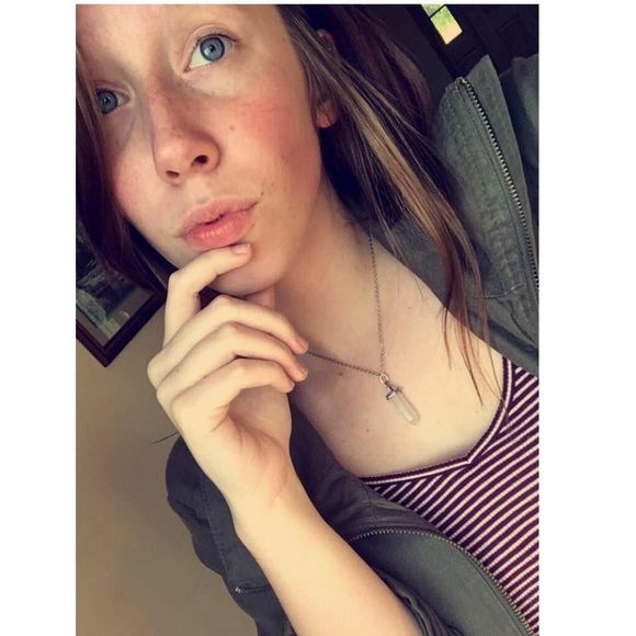 Meet your Posher, Courtney